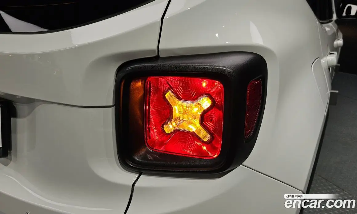 Jeep Renegade 2022 1.3 автомат (гидро), фото 8 Jeep Renegade 2022 1.3 автомат (гидро), фото 8