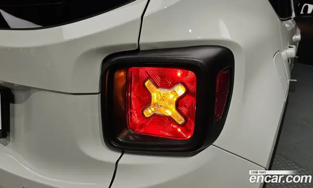 Jeep Renegade 2022 1.3 автомат (гидро), миниатюра 8 Jeep Renegade 2022 1.3 автомат (гидро), миниатюра 8