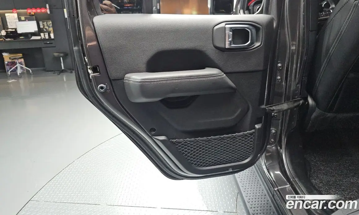 Jeep Wrangler 2019 2.0 автомат (гидро), фото 15 Jeep Wrangler 2019 2.0 автомат (гидро), фото 15