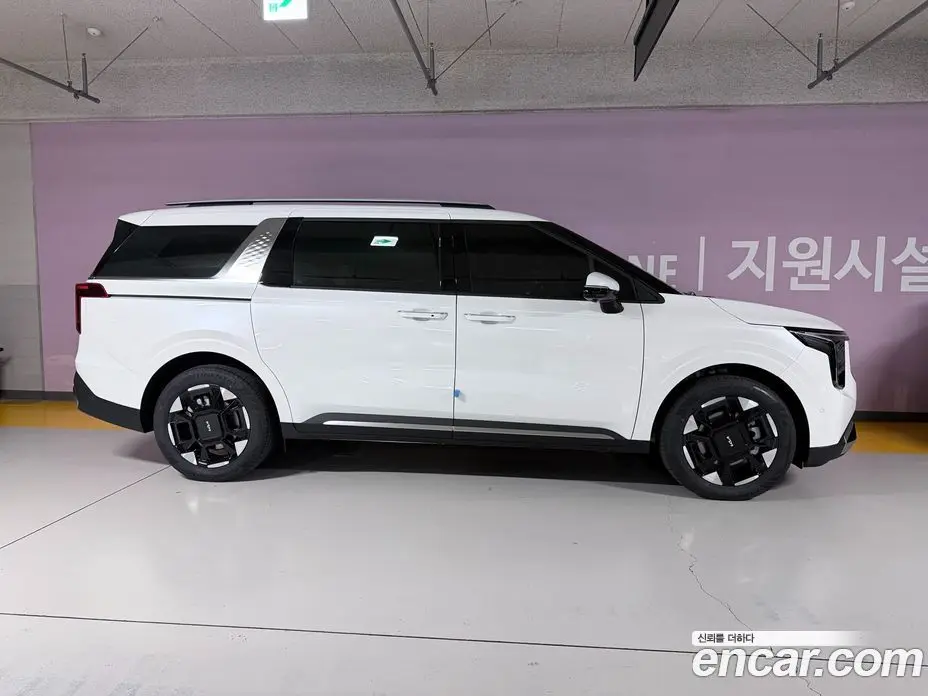 Kia Carnival 2025 1.6 автомат (гидро), фото 6