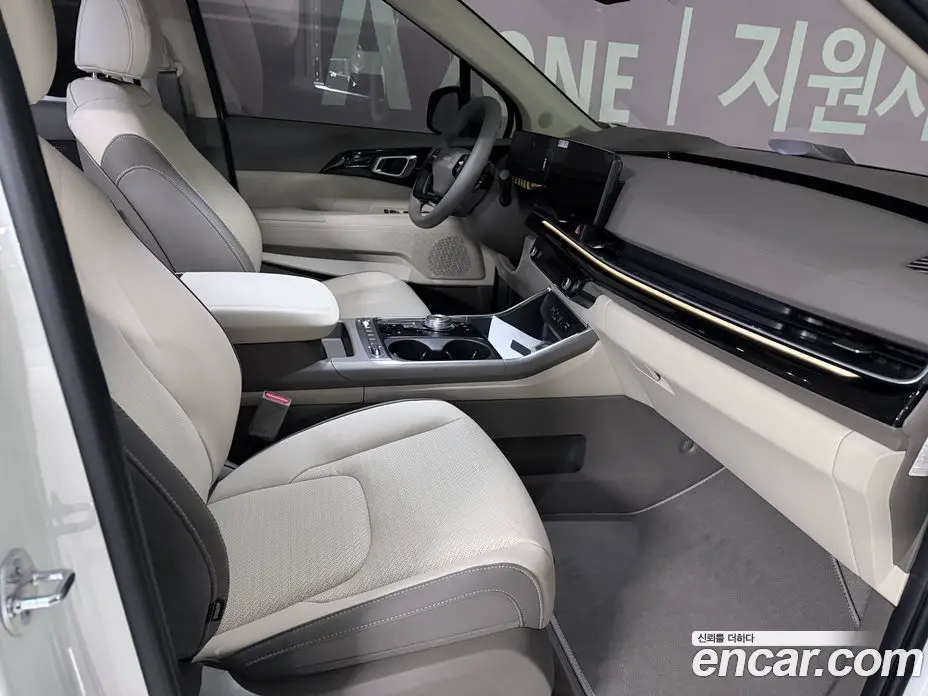Kia Carnival 2025 1.6 автомат (гидро), фото 8