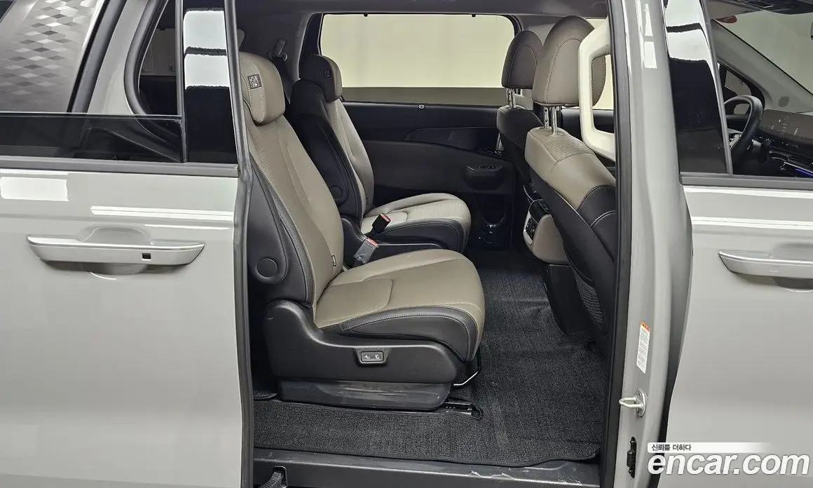 Kia Carnival 2025 2.2 автомат (гидро), фото 17