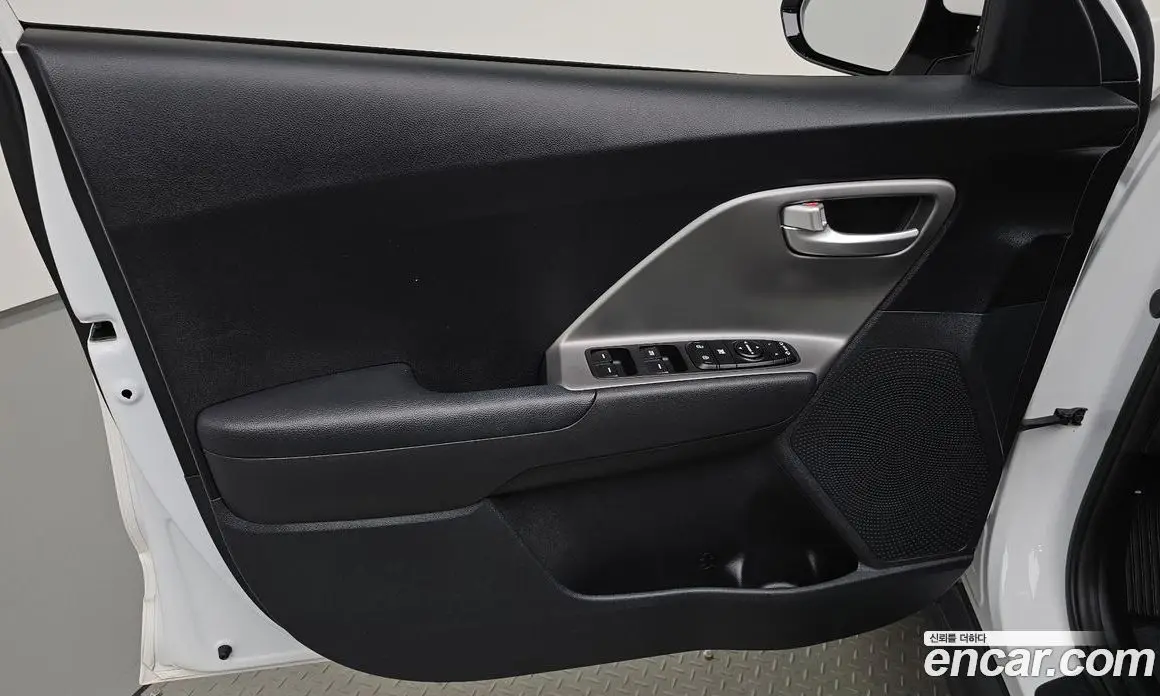 Kia Niro 2022 0.2 автомат (гидро), фото 13