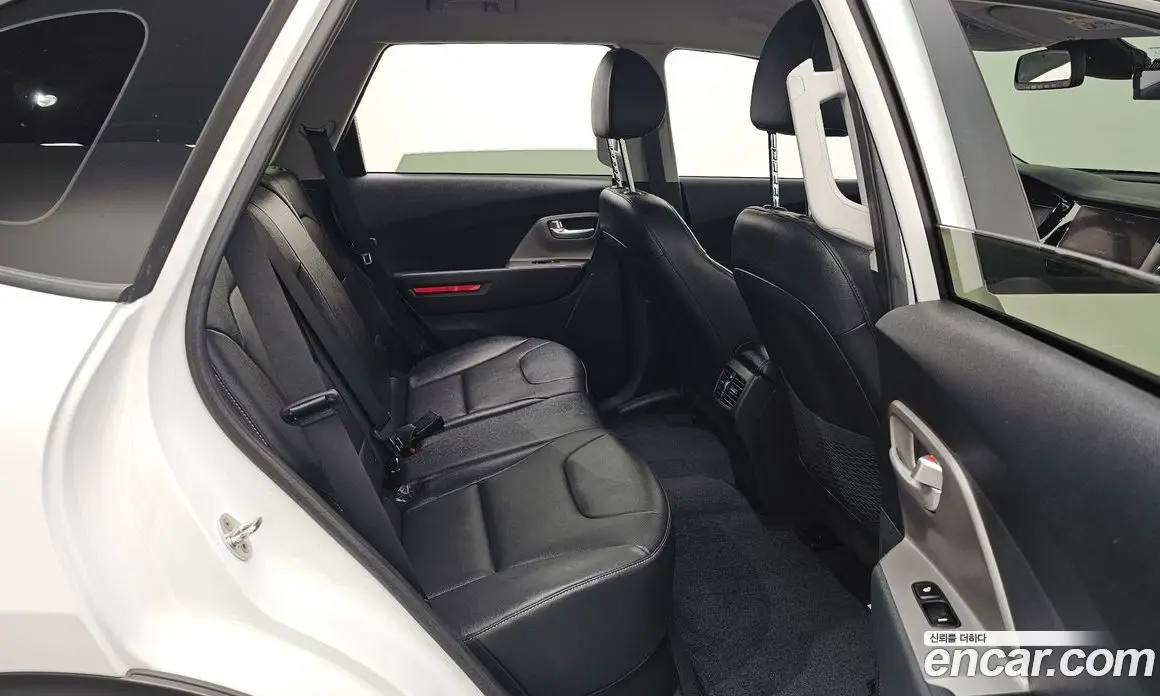 Kia Niro 2022 0.2 автомат (гидро), фото 15