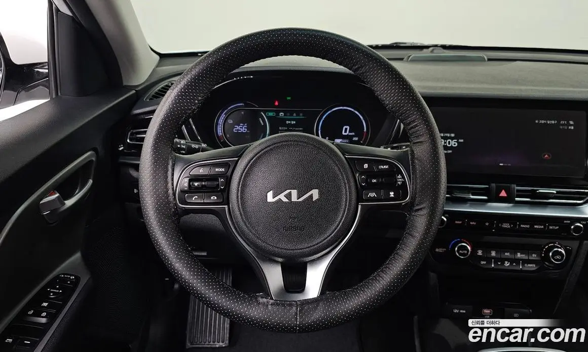 Kia Niro 2022 0.2 автомат (гидро), фото 16