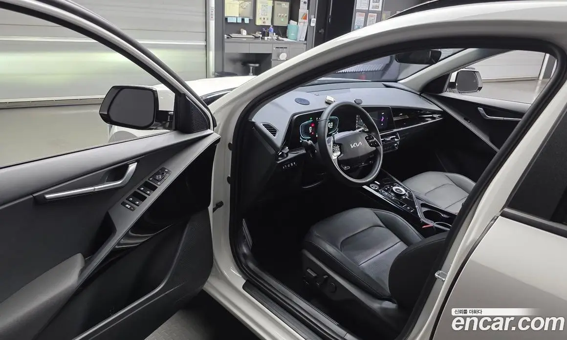 Kia Niro 2025 1.6 автомат (гидро), фото 10