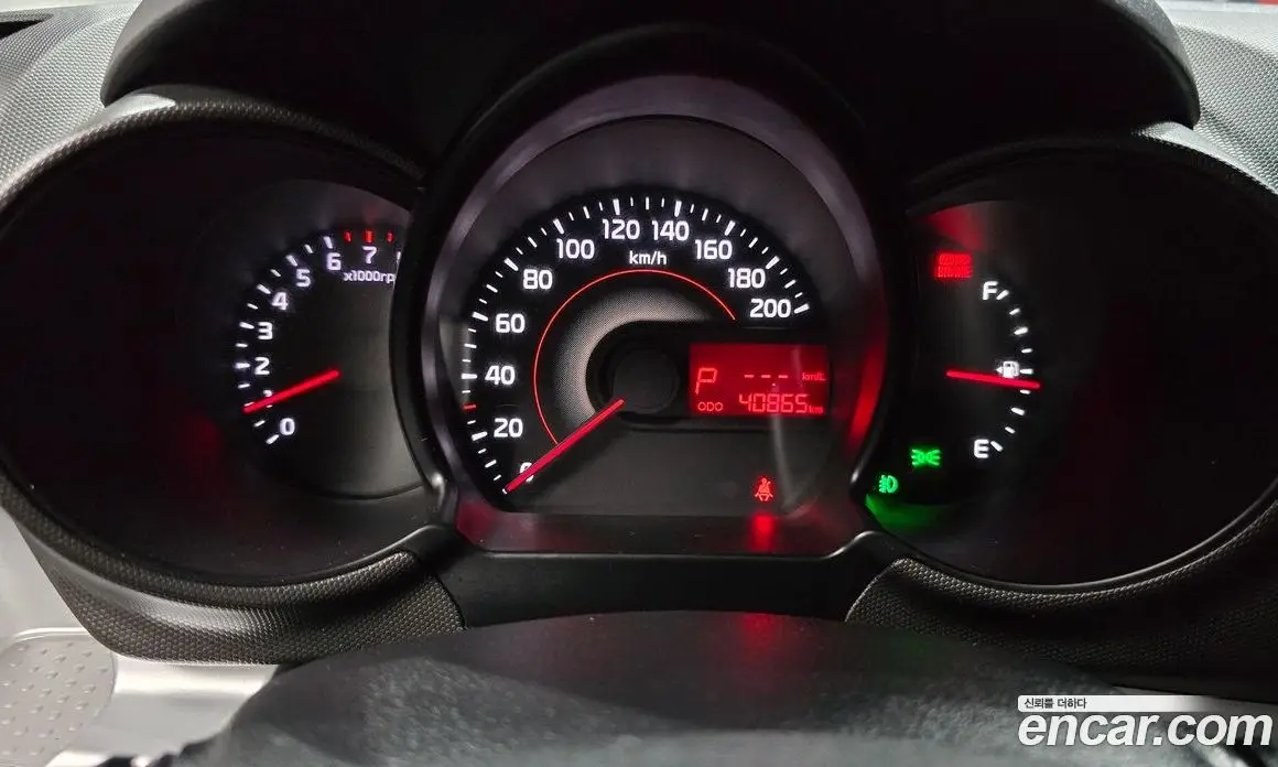 Kia Ray 2018 1.0 автомат (гидро), фото 11