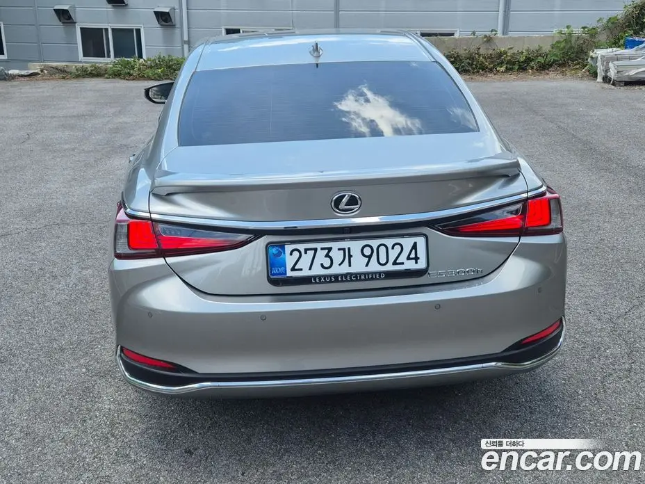 Lexus ES 2026 2.5 автомат (гидро), фото 4 Lexus ES 2026 2.5 автомат (гидро), фото 4