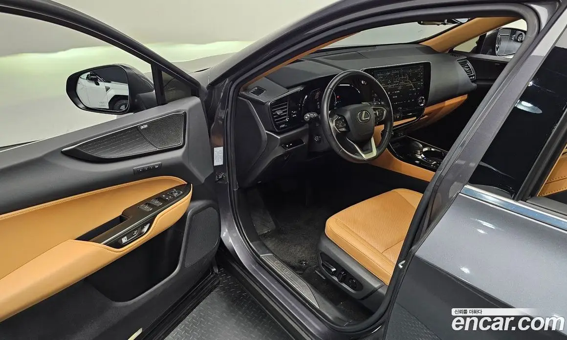 Lexus NX 2023 2.5 автомат (гидро), фото 11 Lexus NX 2023 2.5 автомат (гидро), фото 11