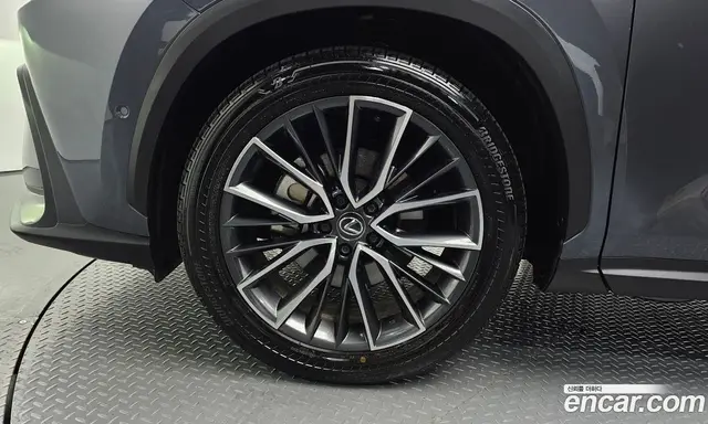 Lexus NX 2023 2.5 автомат (гидро), миниатюра 5 Lexus NX 2023 2.5 автомат (гидро), миниатюра 5