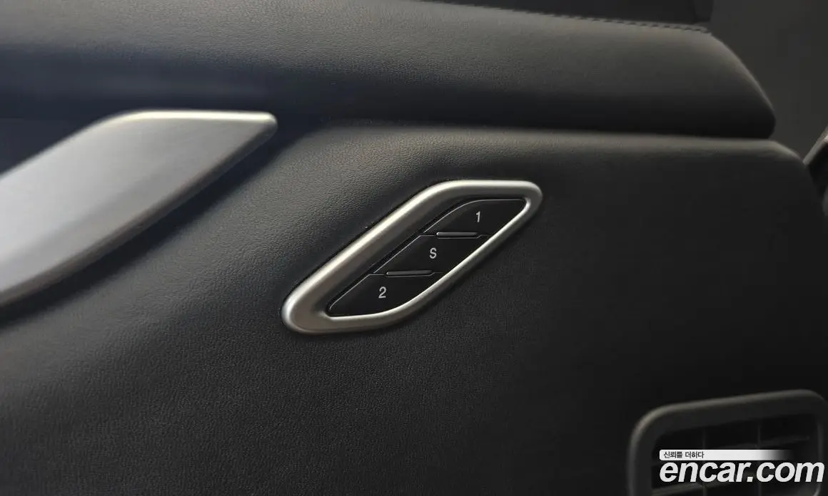 Maserati Ghibli 2015 3.0 автомат (гидро), фото 18 Maserati Ghibli 2015 3.0 автомат (гидро), фото 18