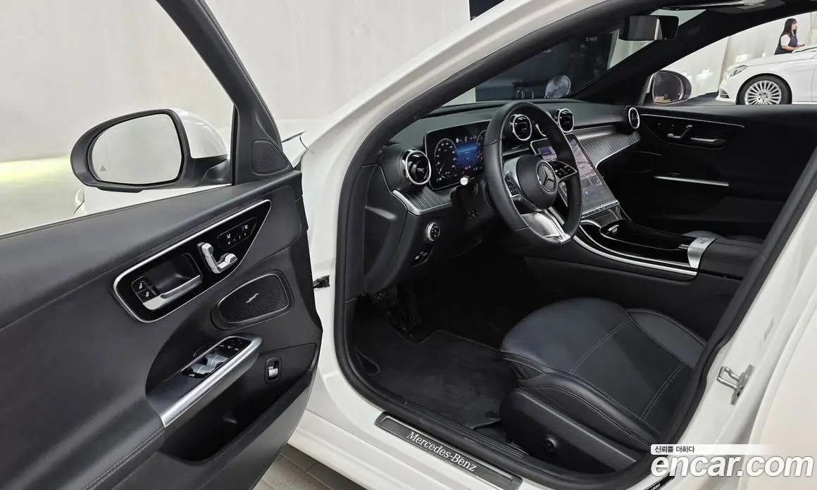 Mercedes-Benz C-Class 2023 2.0 автомат (гидро), фото 13