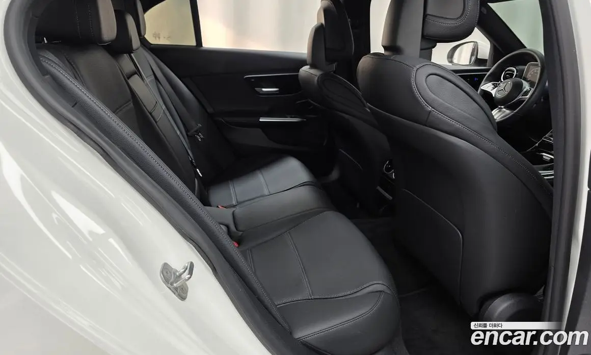 Mercedes-Benz C-Class 2023 2.0 автомат (гидро), фото 17
