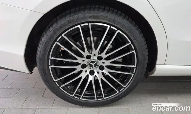 Mercedes-Benz C-Class 2023 2.0 автомат (гидро), миниатюра 5