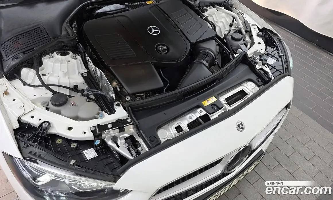 Mercedes-Benz C-Class 2023 2.0 автомат (гидро), фото 6