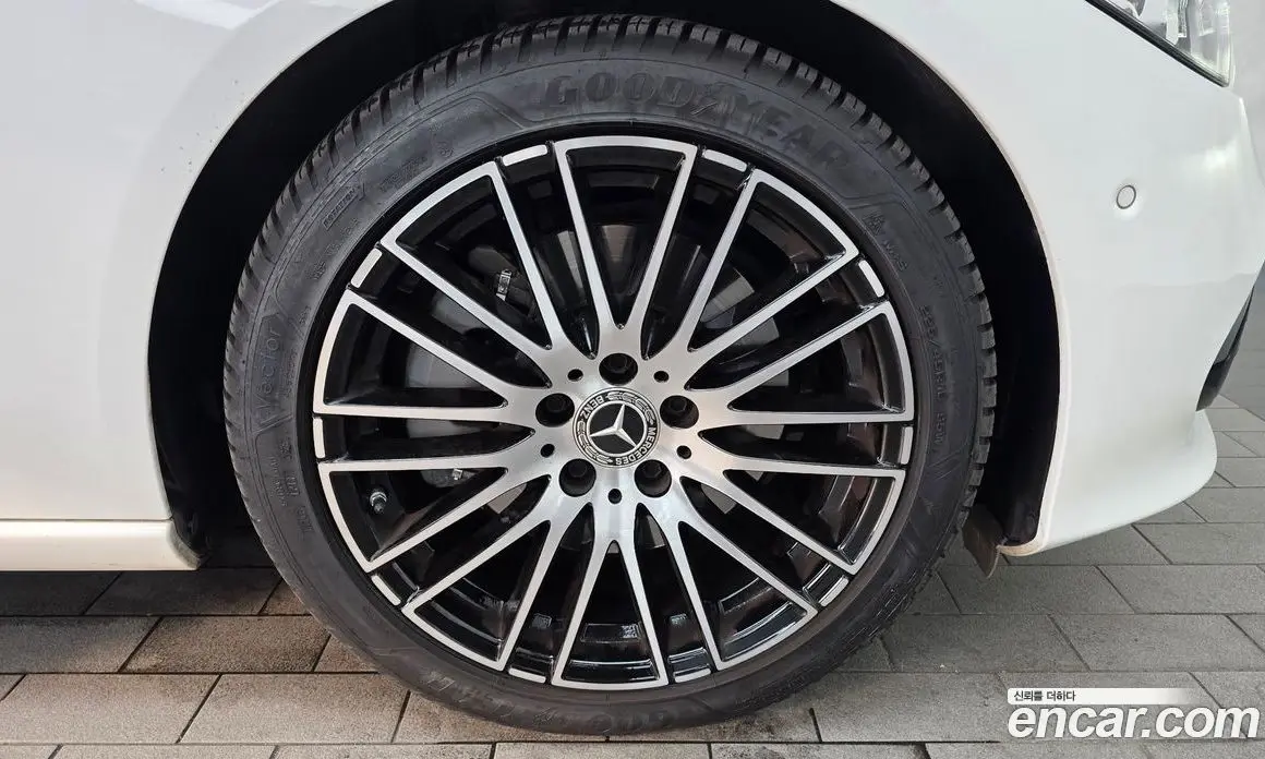Mercedes-Benz C-Class 2023 2.0 автомат (гидро), фото 7