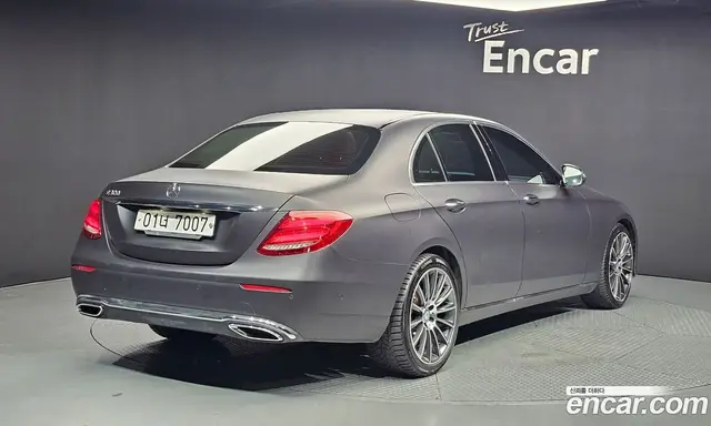 Mercedes-Benz E-Class 2017 1.9 автомат (гидро), миниатюра 2 Mercedes-Benz E-Class 2017 1.9 автомат (гидро), миниатюра 2
