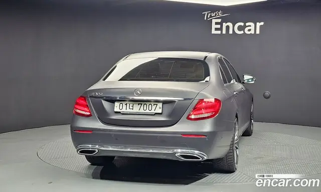 Mercedes-Benz E-Class 2017 1.9 автомат (гидро), миниатюра 4 Mercedes-Benz E-Class 2017 1.9 автомат (гидро), миниатюра 4