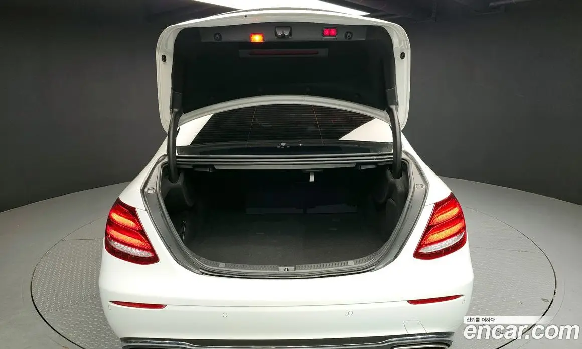 Mercedes-Benz E-Class 2019 2.0 автомат (гидро), фото 20