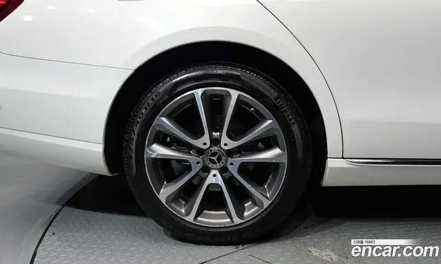 Mercedes-Benz E-Class 2019 2.0 автомат (гидро), миниатюра 5