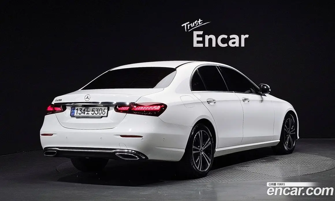 Mercedes-Benz E-Class 2020 2.0 автомат (гидро), фото 1 Mercedes-Benz E-Class 2020 2.0 автомат (гидро), фото 1