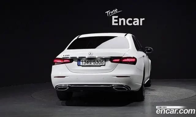 Mercedes-Benz E-Class 2020 2.0 автомат (гидро), миниатюра 3 Mercedes-Benz E-Class 2020 2.0 автомат (гидро), миниатюра 3