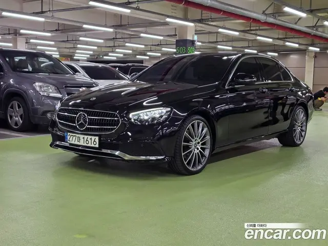 Mercedes-Benz E-Class 2021 2.0 автомат (гидро), миниатюра 2