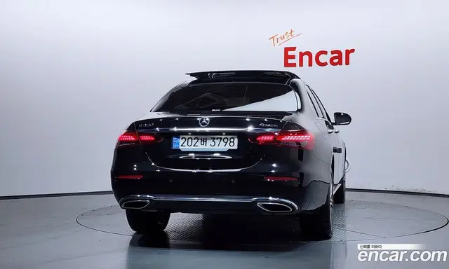 Mercedes-Benz E-Class 2023 2.0 автомат (гидро), миниатюра 4 Mercedes-Benz E-Class 2023 2.0 автомат (гидро), миниатюра 4