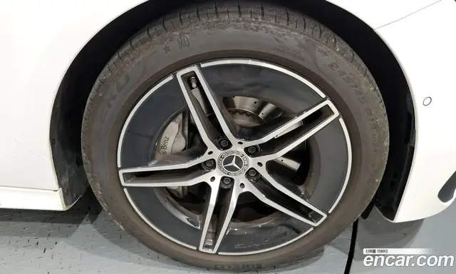 Mercedes-Benz E-Class 2024 2.0 автомат (гидро), миниатюра 5 Mercedes-Benz E-Class 2024 2.0 автомат (гидро), миниатюра 5