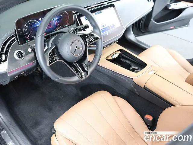 Mercedes-Benz E-Class 2024 2.0 автомат (гидро), миниатюра 8