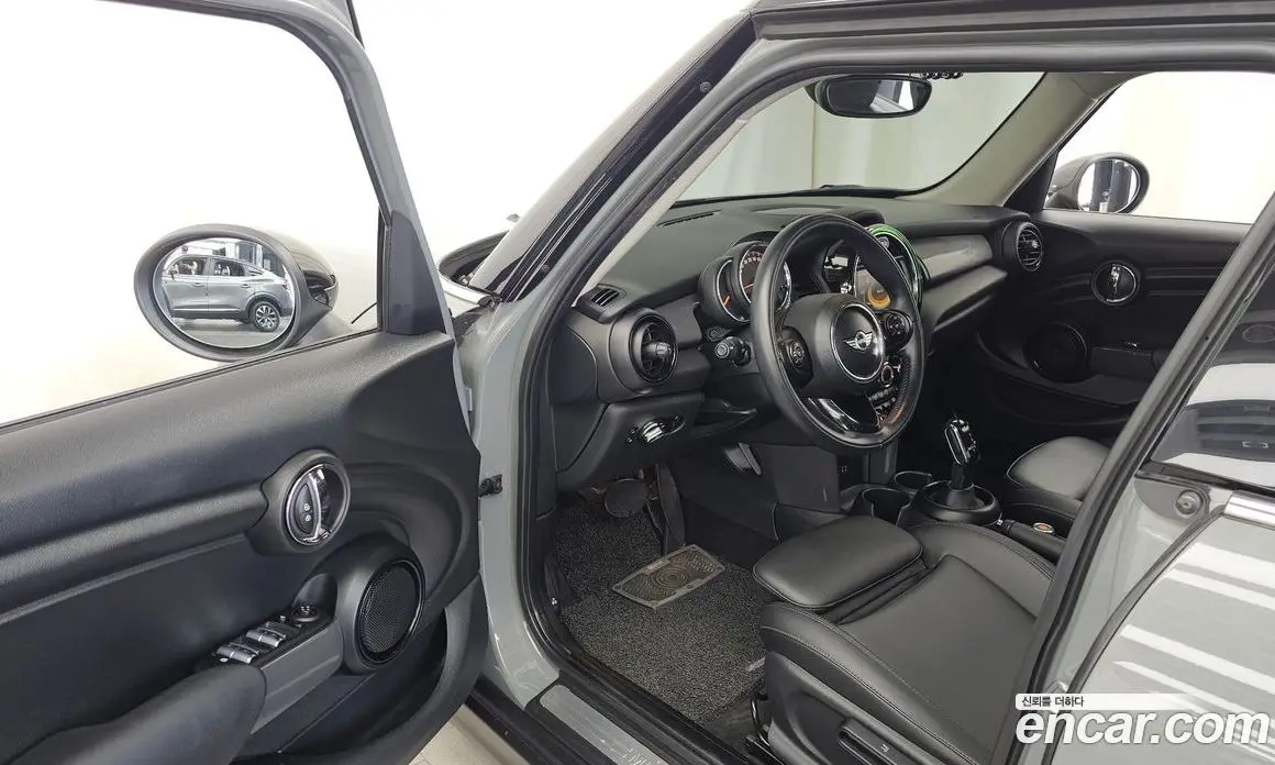 Mini Cooper 2018 1.5 автомат (гидро), фото 13 Mini Cooper 2018 1.5 автомат (гидро), фото 13