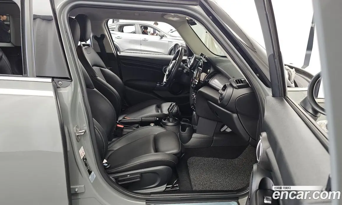 Mini Cooper 2018 1.5 автомат (гидро), фото 17 Mini Cooper 2018 1.5 автомат (гидро), фото 17