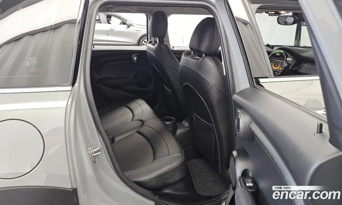 Mini Cooper 2018 1.5 автомат (гидро), фото 18 Mini Cooper 2018 1.5 автомат (гидро), фото 18
