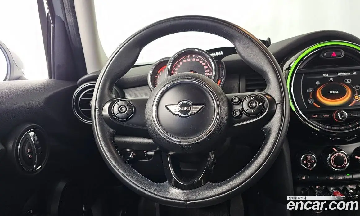 Mini Cooper 2018 1.5 автомат (гидро), фото 19 Mini Cooper 2018 1.5 автомат (гидро), фото 19