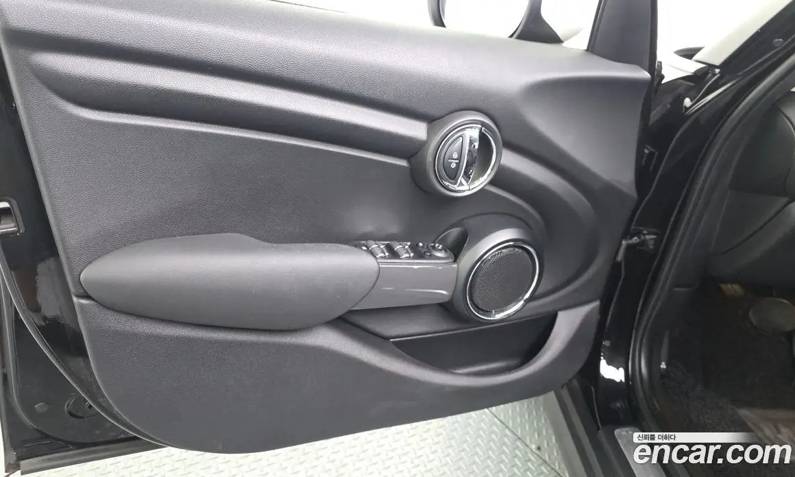 Mini Cooper 2021 1.5 автомат (гидро), фото 14