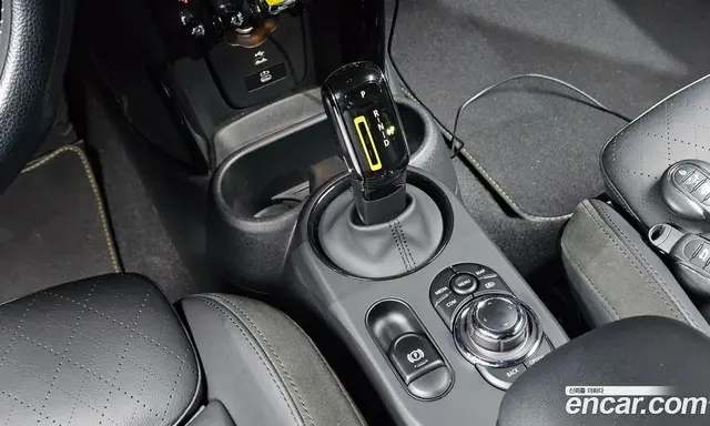 Mini Cooper 2023 автомат (гидро), миниатюра 11