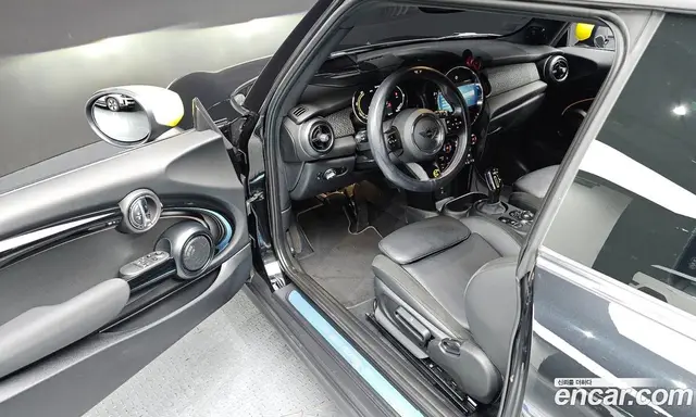 Mini Cooper 2023 автомат (гидро), миниатюра 12
