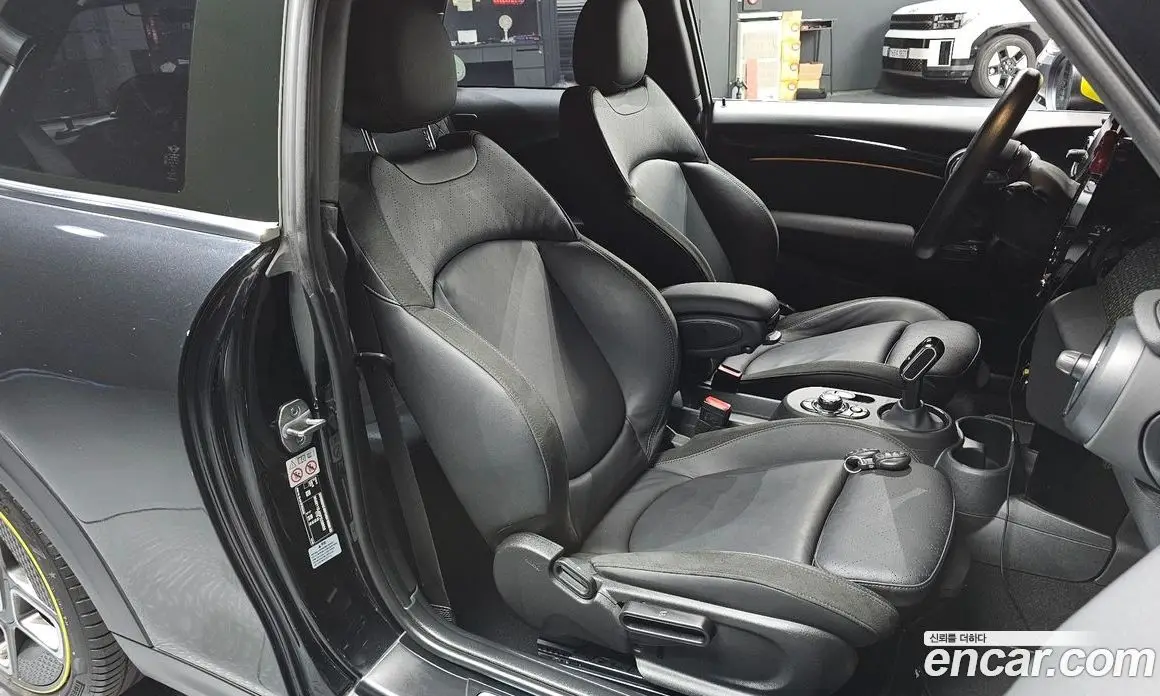 Mini Cooper 2023 автомат (гидро), фото 15