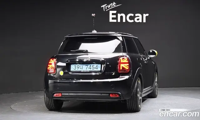 Mini Cooper 2023 автомат (гидро), миниатюра 3