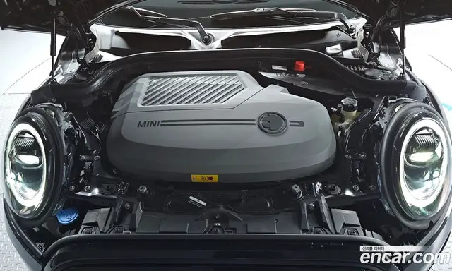 Mini Cooper 2023 автомат (гидро), миниатюра 5