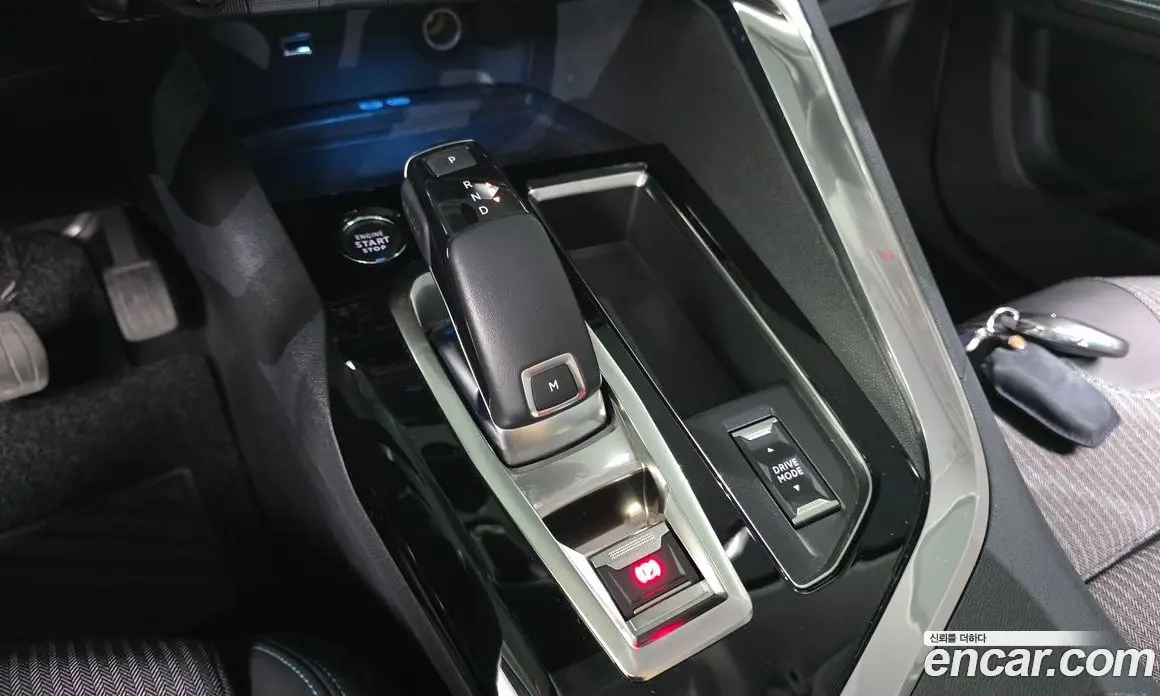 Peugeot 5008 2022 1.2 автомат (гидро), фото 12