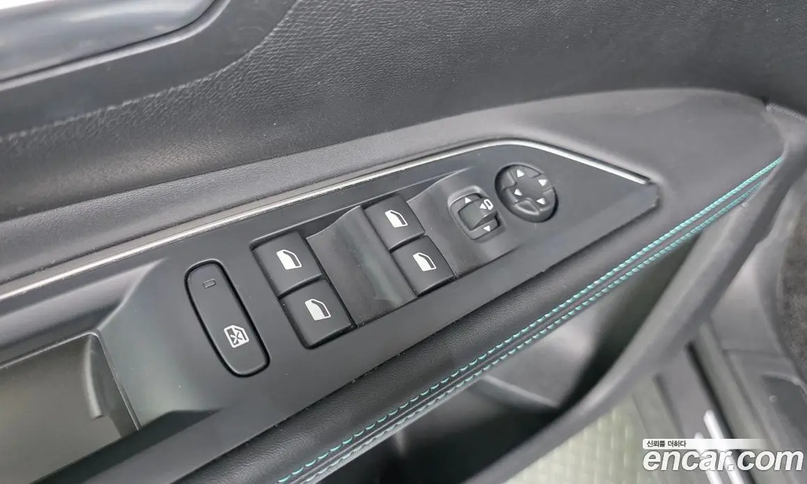 Peugeot 5008 2022 1.2 автомат (гидро), фото 16