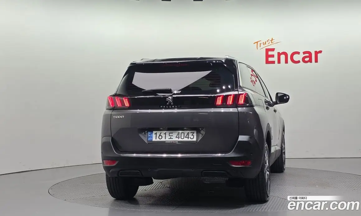 Peugeot 5008 2022 1.2 автомат (гидро), фото 4