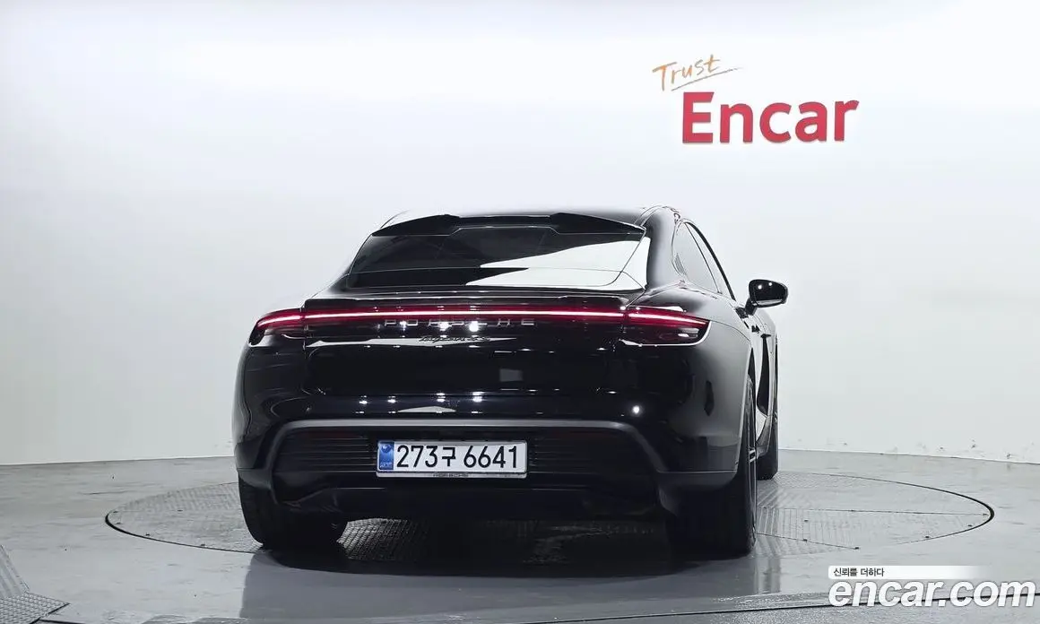 Porsche Taycan 2021 0.1 автомат (гидро), фото 4