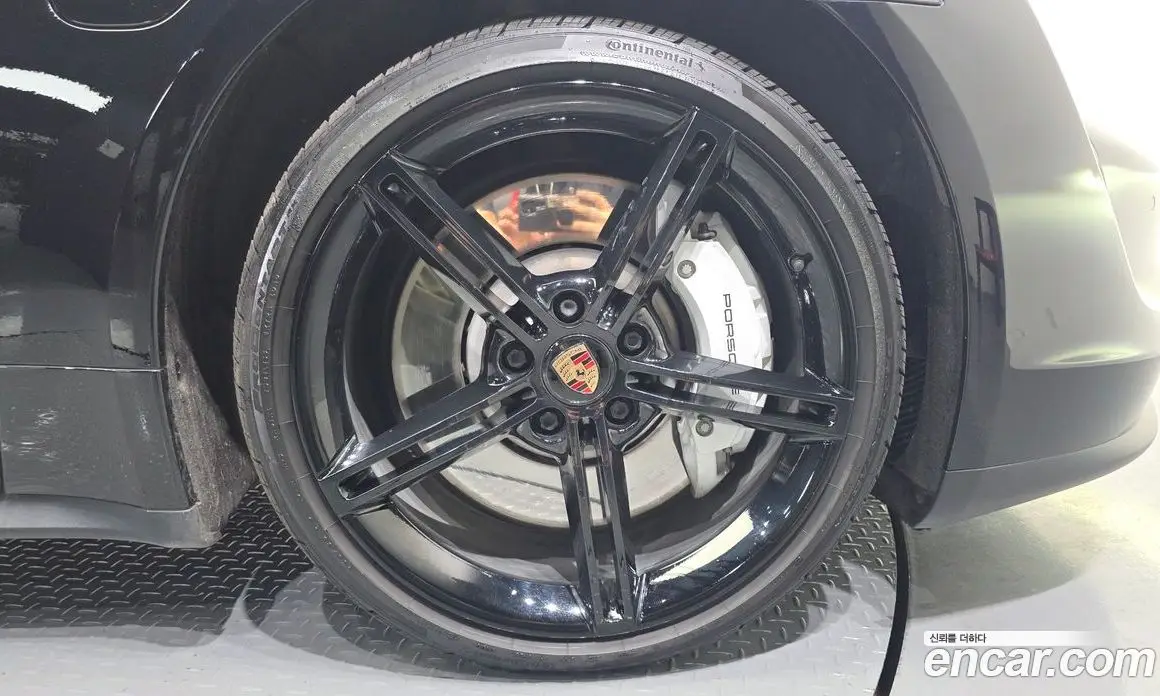 Porsche Taycan 2021 0.1 автомат (гидро), фото 7