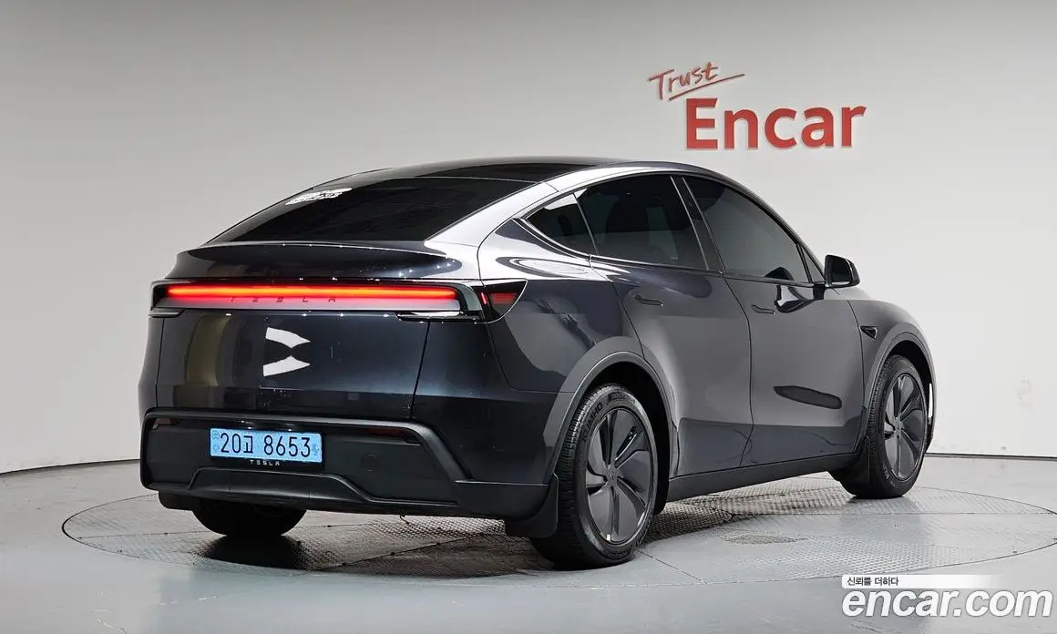 Tesla Model Y 2025 0.2 автомат (гидро), фото 1 Tesla Model Y 2025 0.2 автомат (гидро), фото 1