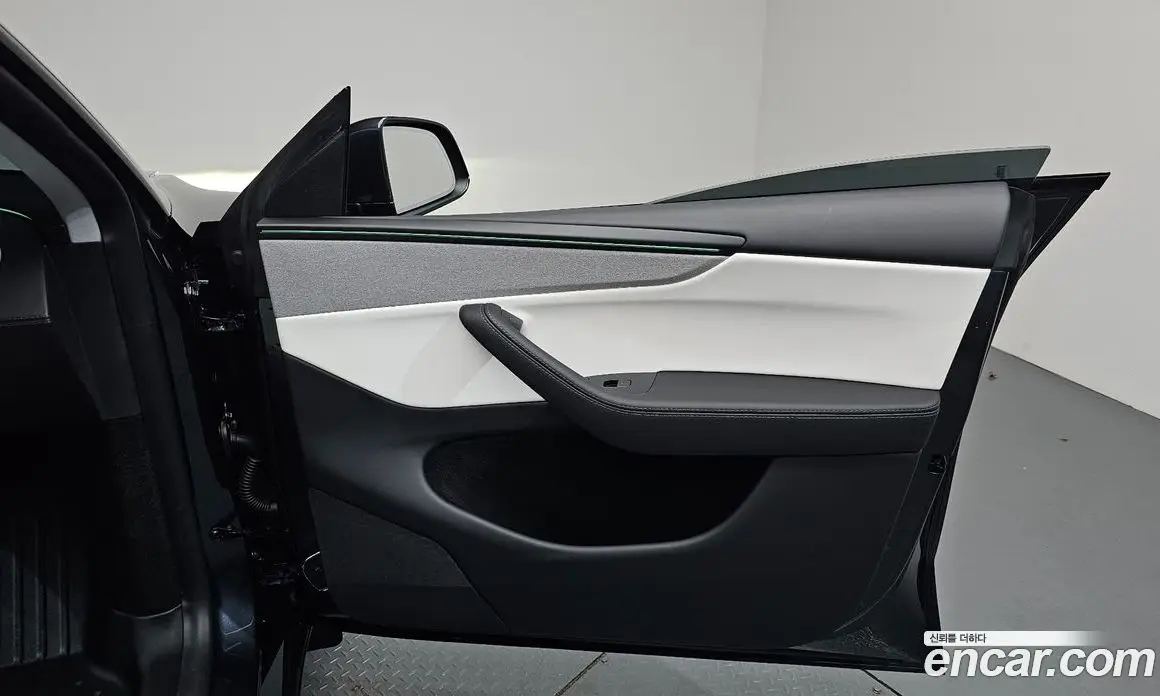 Tesla Model Y 2025 0.2 автомат (гидро), фото 13 Tesla Model Y 2025 0.2 автомат (гидро), фото 13