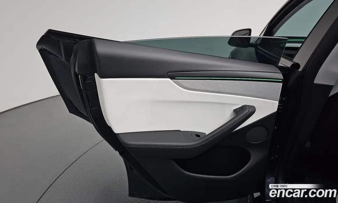 Tesla Model Y 2025 0.2 автомат (гидро), фото 14 Tesla Model Y 2025 0.2 автомат (гидро), фото 14