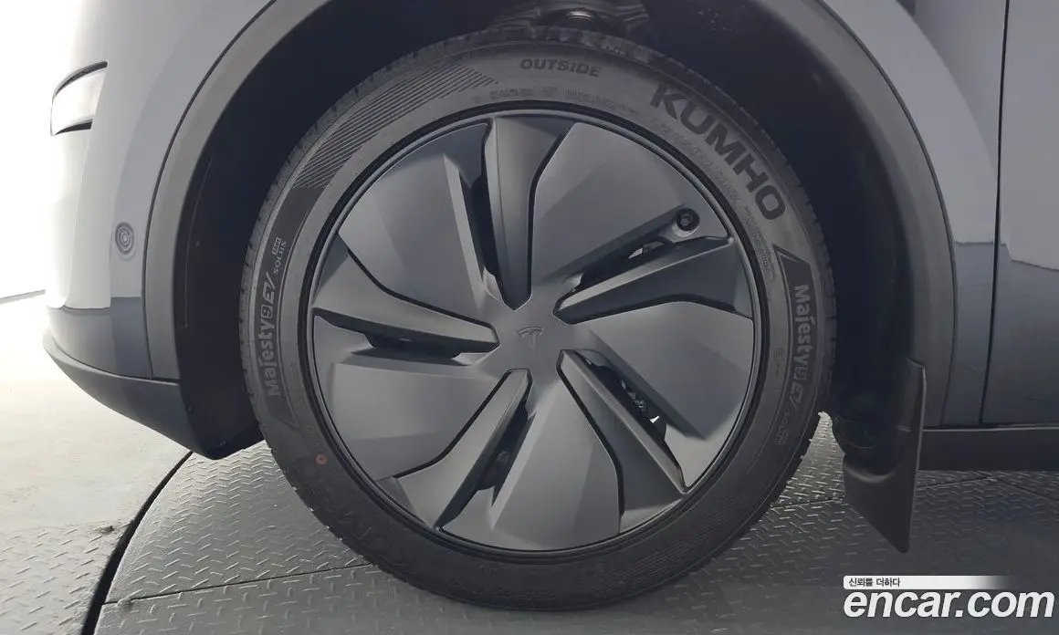 Tesla Model Y 2025 0.2 автомат (гидро), фото 4 Tesla Model Y 2025 0.2 автомат (гидро), фото 4