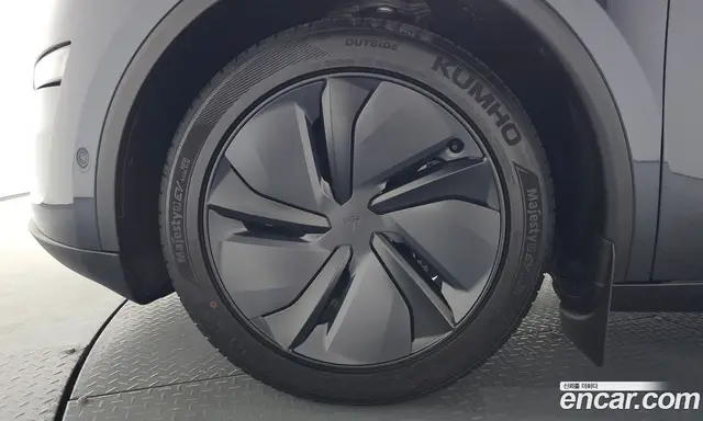 Tesla Model Y 2025 0.2 автомат (гидро), миниатюра 4 Tesla Model Y 2025 0.2 автомат (гидро), миниатюра 4